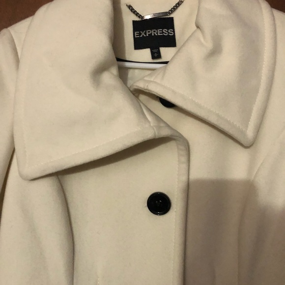 Gorgeous long ivory wool trench coat. - Picture 2 of 8